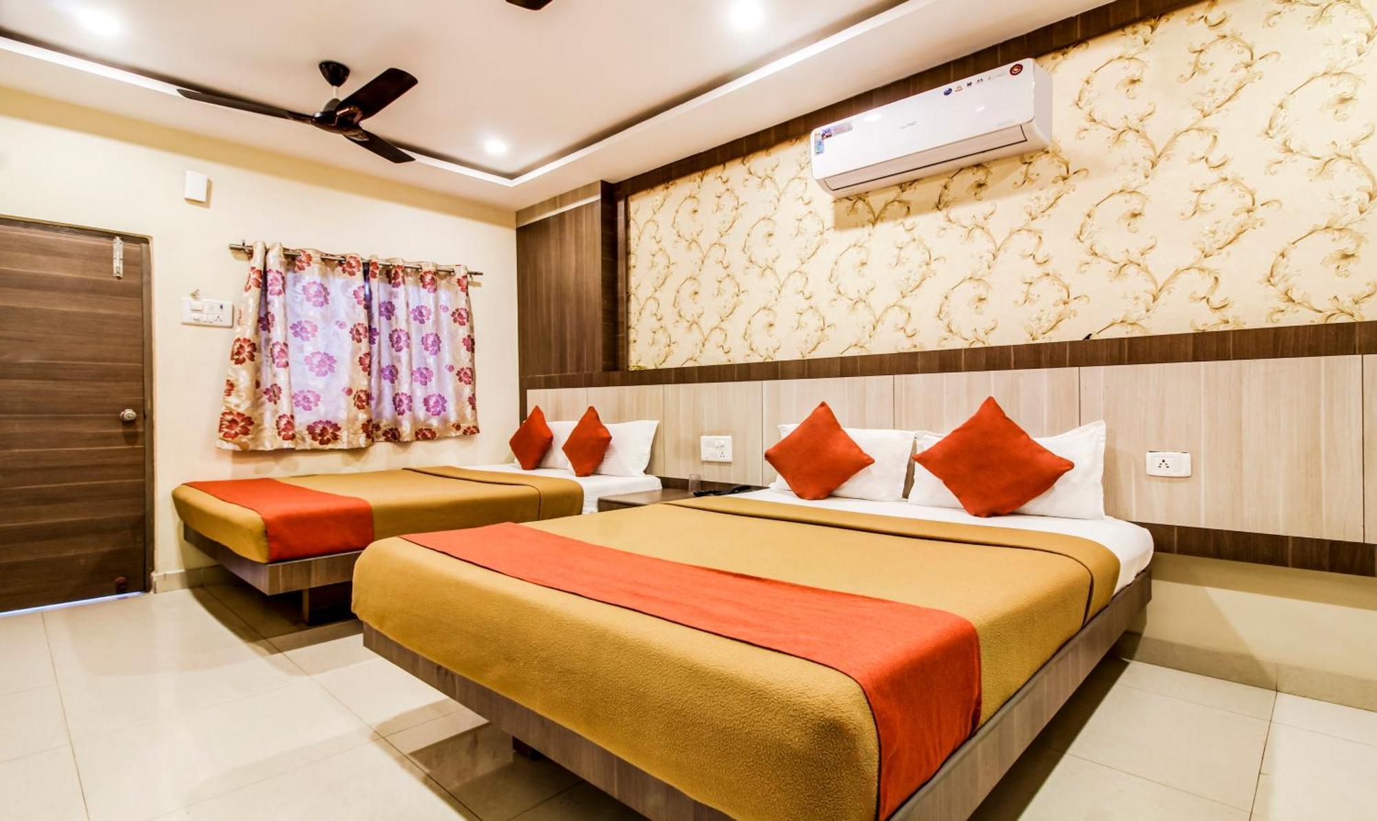 Hotel Neem Tree Hyderabad Airport Шамшабад Экстерьер фото
