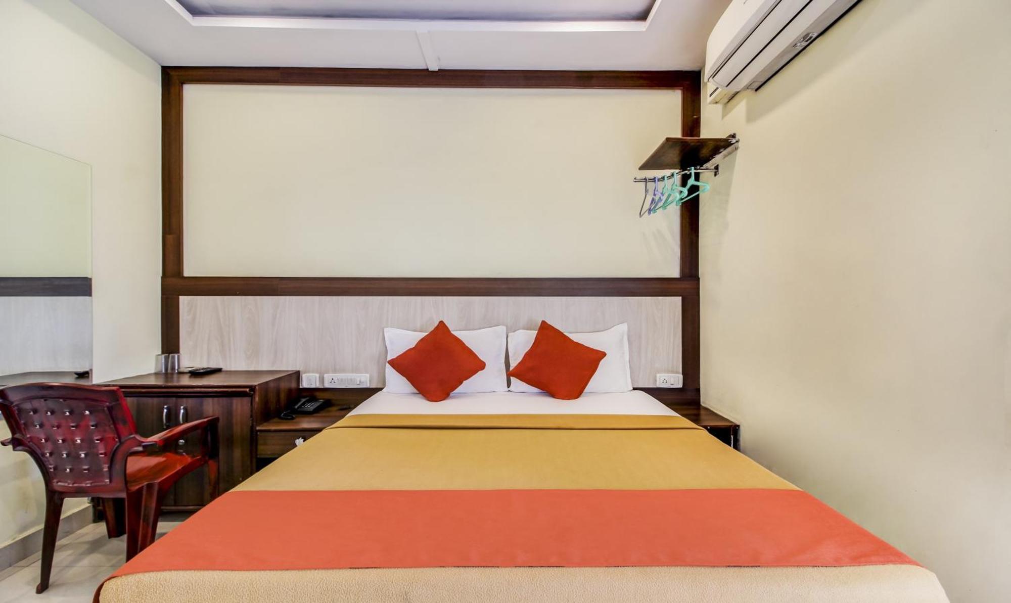Hotel Neem Tree Hyderabad Airport Шамшабад Экстерьер фото